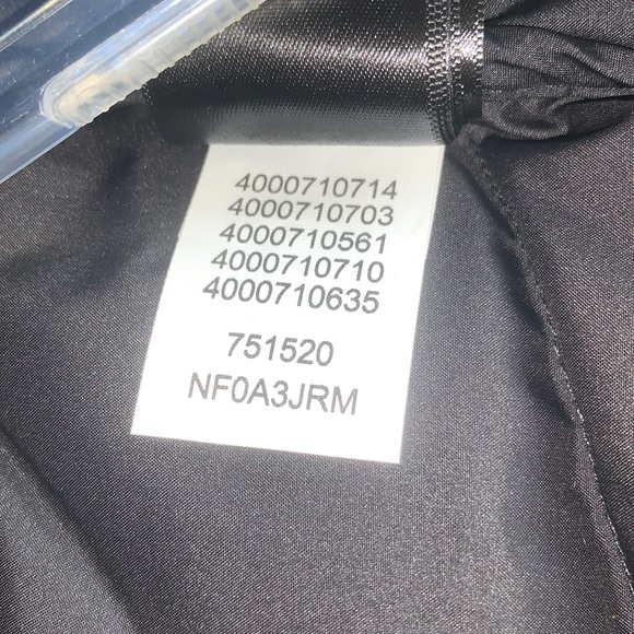SOLD! The North Face Women’s Aconcagua Jacket BNWT Size Medium Color TNF Black - Picture 10 of 13